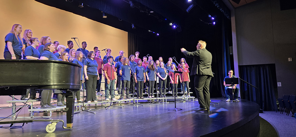 Golden Notes student choral ensemble