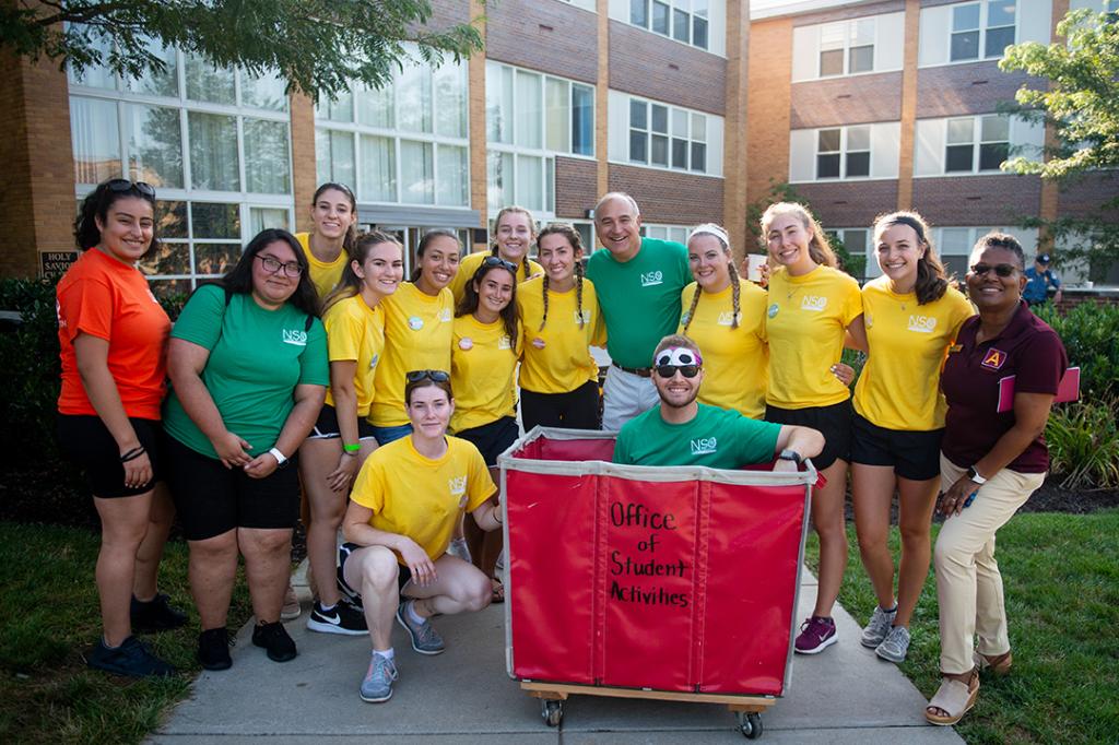 Loyack move in