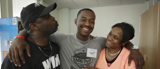 A family during Alvernia's Move In Day in 2017.