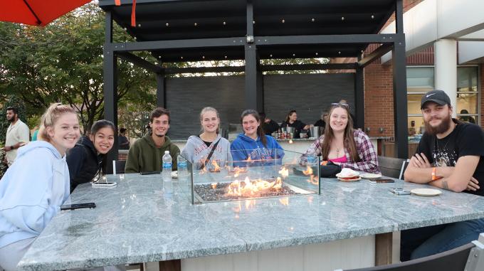 Young Alumni social happy hour