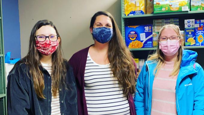 Clare's Cupboard student volunteers