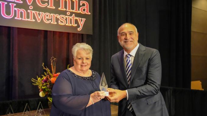 Presidents Dinner 2022 Ellen Frei Gruber Award