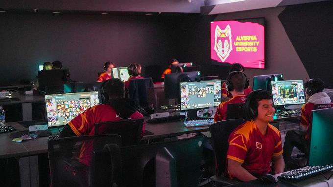 Esports hero image
