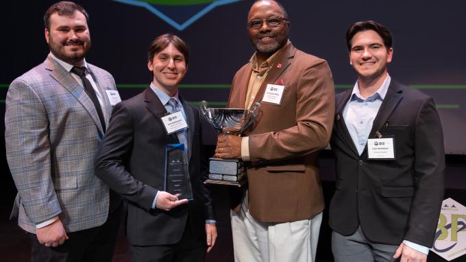 Learn2Inject O'Pake INstitute Fellows, Engineering Students Win Business Plan Competition
