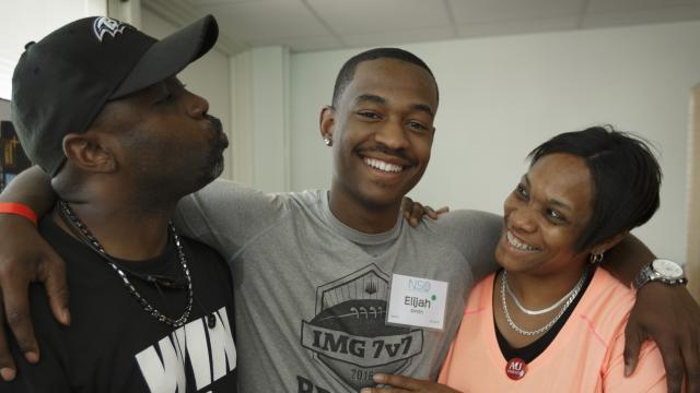 A family during Alvernia's Move In Day in 2017.